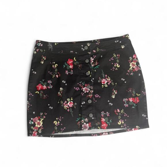 Material girl y2k black floral denim skirt - Picture 2 of 8